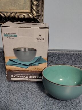 Reactive Glaze Salad Bowl Set In Cerulean Blue NWT